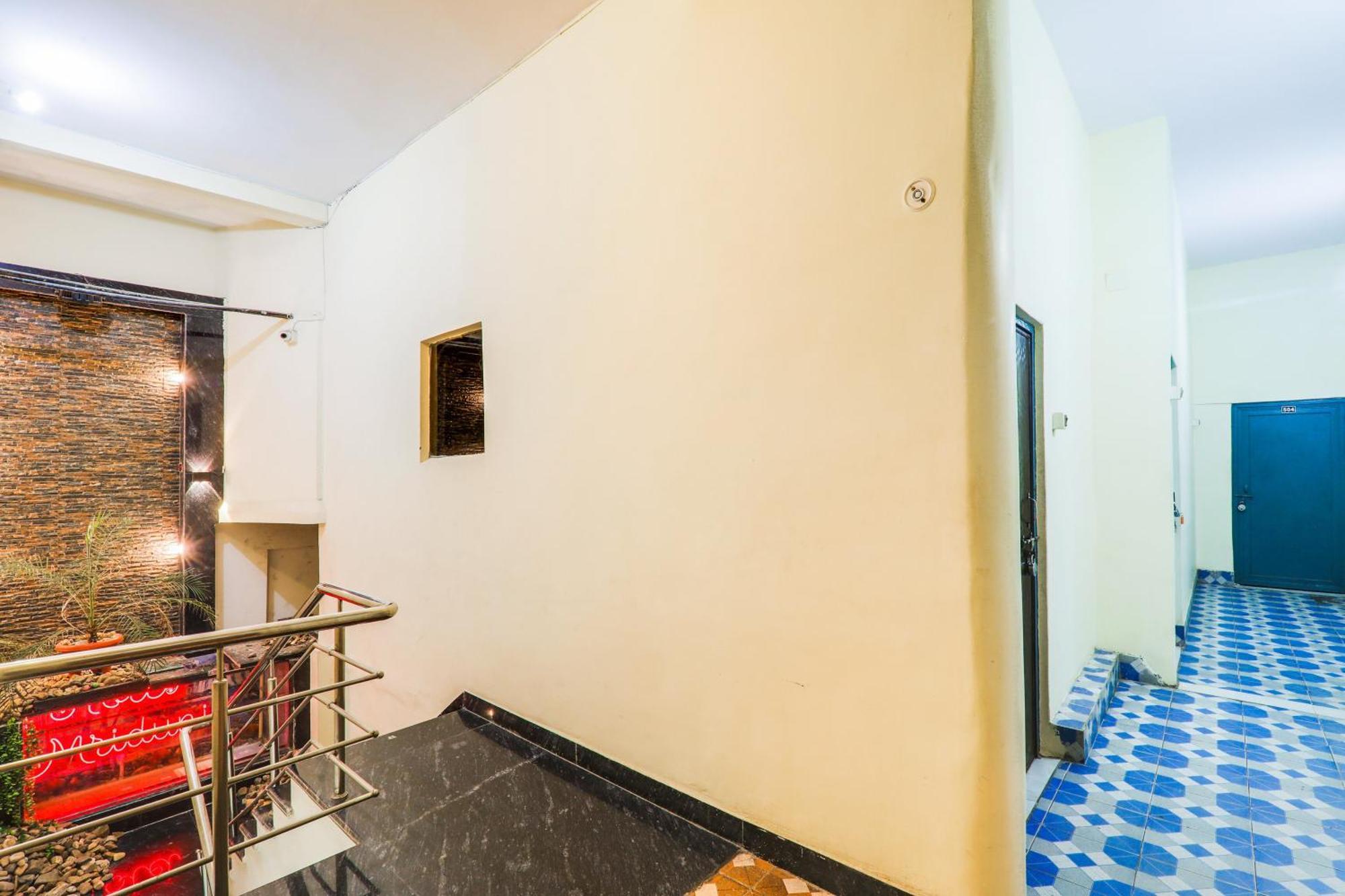 Hotel O Shree Hotel Mriduni Варанаси Экстерьер фото